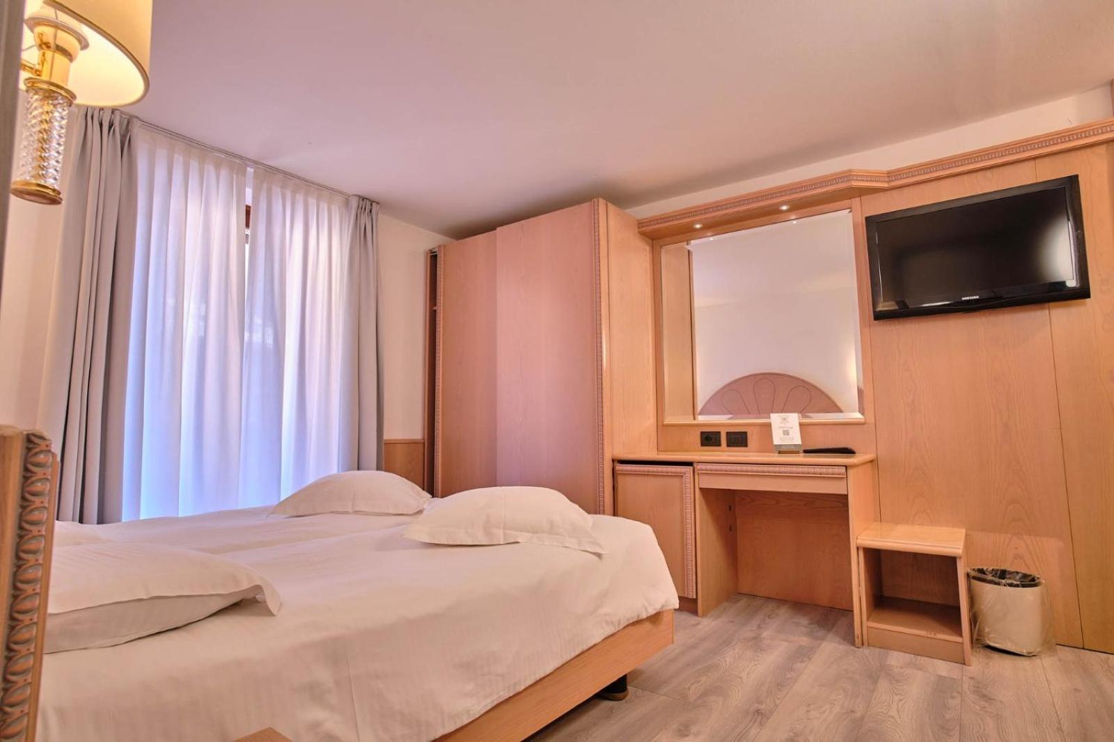 Olympic Palace Hotel 4*